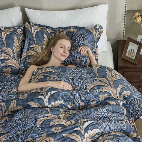 PRICES MAY VARY. [Premium Materials] - This soft king comforter set is crafted from high thread count, high quality long-staple cotton for exceptional softness and luxury. The high thread count made from finer, longer fibers, ensures natural softness and breathability. It's ideal for those with sensitive skin, prone to night sweats and perfect for families with pets or children. [Damask Comforter Set] - Featuring damask patterns in classic navy blue and beige, this quilt exudes vintage elegance, bringing a touch of luxury and sophistication to your space can be used in all seasons. Not only is it a cozy bedding choice, but it also makes a unique gift for family and friends. [What You Will Get] - This soft bedding comforter sets king size inclued includes 1 comforter (90" x 104") and 2 pill Vintage Bedding Set, Paisley Bedding, Damask Patterns, Bedding Comforter, Bed Comforter Sets, Hotel Bed, King Comforter Sets, Soft Bedding, Cozy Bedding