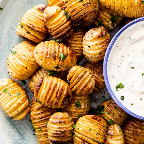 Mini Hasselback Potatoes, Potatoes With Sour Cream, Potato Appetizers, Sour Cream Dip, Cream Dip, Mini Potatoes, Hasselback Potatoes, Appetizers For A Crowd, Potato Sides