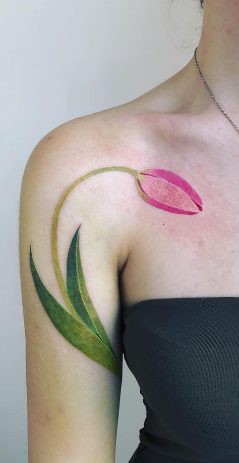 awesome tulip tattoo on shoulder © tattoo artist ✿ Pis Saro🍃 ✧ @pissaro_tattoo ✧ Russia 🇷🇺 ✿ ♡🌷♡🌷♡🌷♡🌷♡ #tuliptattoo #shouldertattoo #floraltattoo #inkmaster #besttattoos #tattoosforgirls #tulip #flowers #cooltattoos Tattoo On Shoulder, Tulip Tattoo, Watercolor Tattoos, Top Tattoos, Ink Master, Shoulder Tattoo, Color Tattoo, Tattoo On, Tattoo Artist