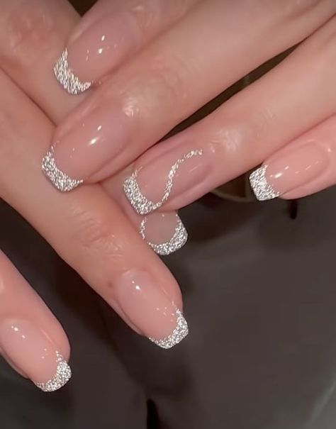 Unlock the hottest summer nails trends with these 25 mesmerizing acrylic nail designs! Get inspired and elevate your style this season. Quince Nails, Ombre Acrylic, Engagement Nails, Formal Nails, Fancy Nails Designs, Simple Gel Nails, Homecoming Nails, Silver Nails, Bridal Nails