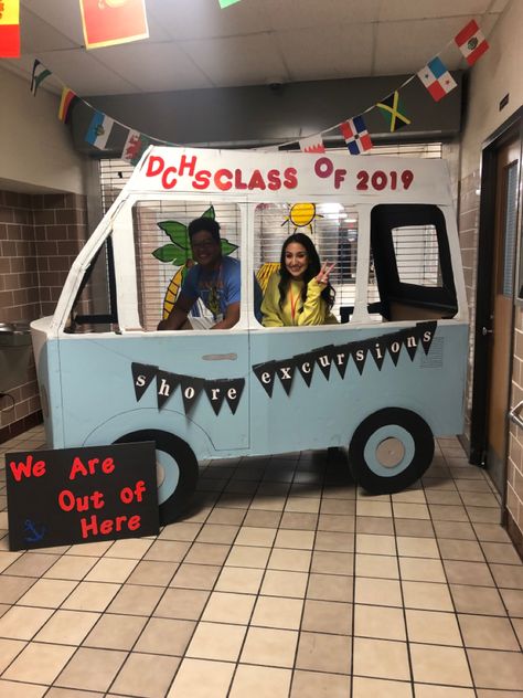 Road Trip Homecoming Float Ideas, Road Decoration Ideas, Roadtrip Theme Decorations, Roadtrip Themed Party, Road Trip Hoco Theme, Road Trip Homecoming Theme, Road Trip Theme Party Decorations, Road Trip Decorations, Road Trip Party Theme