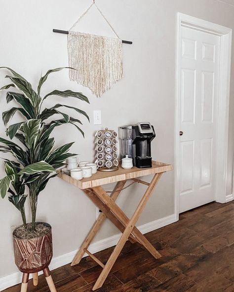 18 neutral DIY home coffee bar ideas that you will want to copy ( and wake up earlier, too! ) — ASHLINA KAPOSTA Small Coffee Station, Bar Decorating Ideas, Home Coffee Bar Ideas, Wake Up Earlier, Coin Café, Diy Coffee Bar, Colourful Living Room Decor, Coffee Room, Coffee Bars In Kitchen