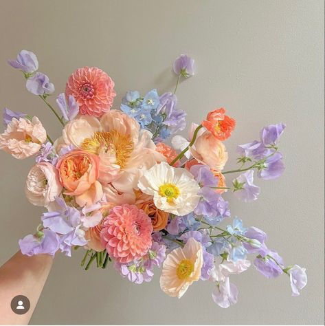 Fleurs Art Nouveau, Bridal Bouquet Spring, Spring Wedding Bouquets, Pastel Bouquet, Spring Wedding Bouquet, Boquette Flowers, A Bouquet Of Flowers, Colorful Bouquet, Flower Therapy