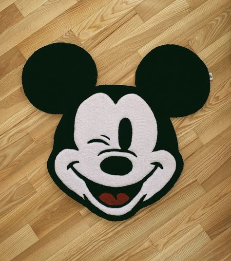 Disney Tufted Rug, Tufting Ideas Beginner, Tufted Rug Design Ideas, Disney Rugs, Tufting Rugs Ideas, Diy Bath Mat, Disney Rug, Rug Tufting Ideas, Rug Tuft