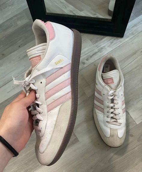 Adidas Sambas, Pretty Shoes Sneakers, Stunning Shoes, Hype Shoes, Shoe Inspo, Swag Shoes, Pink Vintage, Shoe Closet, Dream Shoes