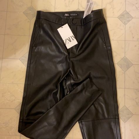 Zara black leather pants Zara Leather Pants, Plaid Pants Women, Maroon Pants, Metallic Pants, Zara Coat, Elastic Waistband Pants, Satin Trousers, Sequin Pants, Green Trousers