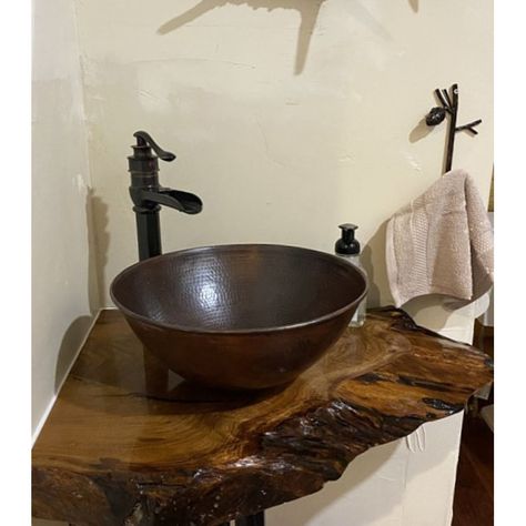 Rustic Bathroom Sink Ideas, Rustic Bathroom Sink, Corner Bathroom Vanity, Copper Vessel Sinks, Rustic Sink, Copper Sinks, Vessel Sink Vanity, Unique Bathroom Vanity, Bath Sink