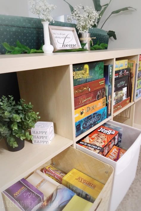 How to make a display shelf for board games Front Living Room Ideas, Board Game Shelf, Game Shelf, Kallax Shelving, Board Game Room, Board Game Storage, Board Game Organization, Game Organization, Game Room Ideas