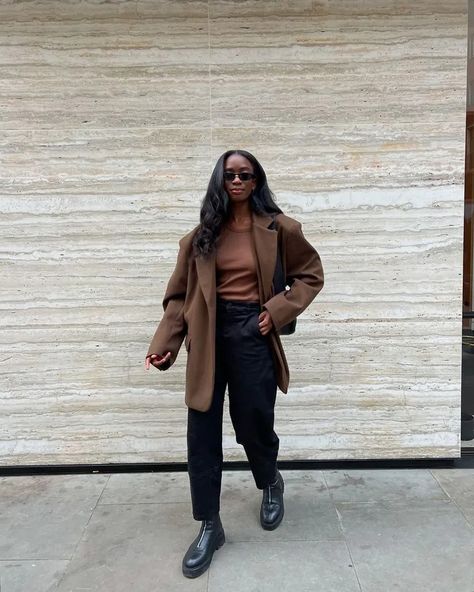 These Are the 5 Best Boot-and-Trouser Combinations | Who What Wear UK Trouser And Boots Outfit, Platform Chelsea Boots Outfit Women, Boots With Trousers Women, Trousers And Boots Outfit, Work Outfit Boots, Jeans And Combat Boots Outfit, Platform Chelsea Boots Outfit, Black Platform Boots Outfit, Lug Sole Boots Outfit