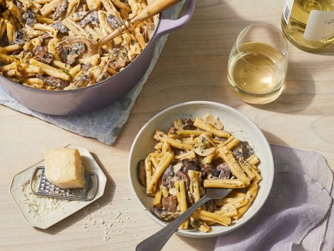 White Wine Pasta, Pasta Sausage, Wine Pasta, Pasta With Mushrooms, Leek Pasta, Creamy Mustard Sauce, Comfort Dinner, Creamed Leeks, Creamy Pasta Recipes