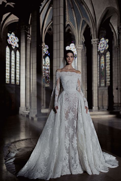 Zuhair Murad Bridal Fall/Winter 2025 - Murad Brd Po - 33 Wedding Preparation Photos, Wedding Dresses Zuhair Murad, Zuhair Murad Bridal, Zuhair Murad Dresses, Gala Themes, London Film Festival, Couture Week, Zuhair Murad, Celebrity Red Carpet