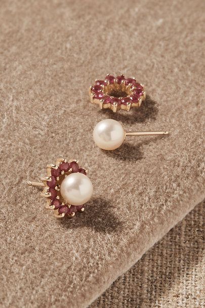 Two Way Earrings, Fancy Gold Earrings, Pearl Earrings Studs, Small Earrings Gold, Indian Wedding Jewelry Sets, Bridesmaid Dresses Formal, Antique Jewellery Designs, Wedding Dresses Bridesmaids, Simple Stud Earrings