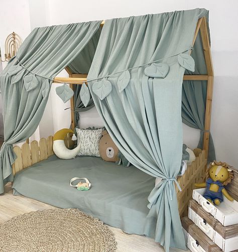 Reading nook kids room