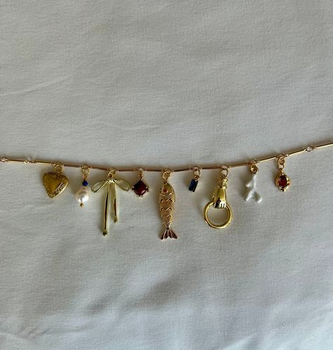 Chunky Gold Necklace, Charm Necklace Diy, Necklace Clay, Articulated Fish, Chunky Gold Necklaces, Roman Jewelry, Custom Charm Necklaces, Fish Necklace, Roman Art