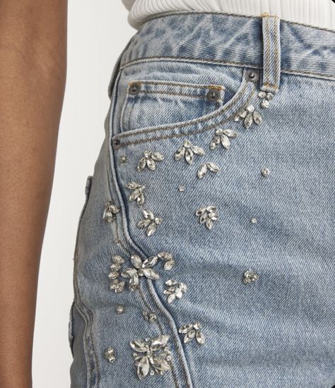 Embellished Jeans Outfit, Diy Embellishments Clothes, Embellished Outfit, Embellished Embroidery, Remake Clothes, Rhinestone Outfit, Rhinestone Embroidery, Jeans Details, Flower Jeans