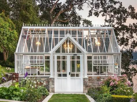 Over 15 of the most beautiful greenhouses that you absolutely need to see! If you're dreaming about a greenhouse for your garden, these ideas will truly inspire you. Suggestions for every size are included--from window sill boxes to full design/build conservatories. | French Creek Farmhouse #greenhousedesign #gardening #sheshed #gardenshed Garden Decor Ideas Diy, Dream Greenhouse, Window Greenhouse, Victorian Greenhouses, Victorian Greenhouse, Greenhouses For Sale, Creative Garden Decor, Forest Cottage, Greenhouse Interiors