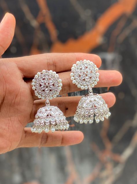 White Earrings Aesthetic, White Jhumka Earrings, White Jhumka, Jhumka Bareli Wala, Polki Jhumkas, Desi Jewelry, Bridal Jewellery Inspiration, Heart Wedding Rings, Indian Wedding Jewelry Sets