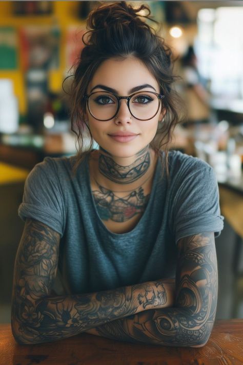 Tattooed Business Woman, Women With Tattoos Aesthetic, Inked Woman, Tattooed Female, Look Tattoo, Girly Hand Tattoos, Tattoos Arm Sleeve, Tattoos For Women Unique, Individual Aesthetic