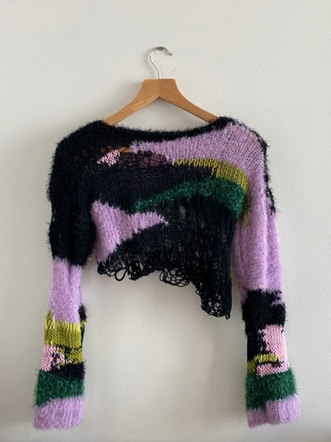 crop sweater #knitting #knit Avant Garde Knitting, Edgy Knitwear, Punk Knitting, Funky Knitwear, Alternative Knitting, Grunge Knit, Ugly Fashion, Artistic Clothing, Things To Knit