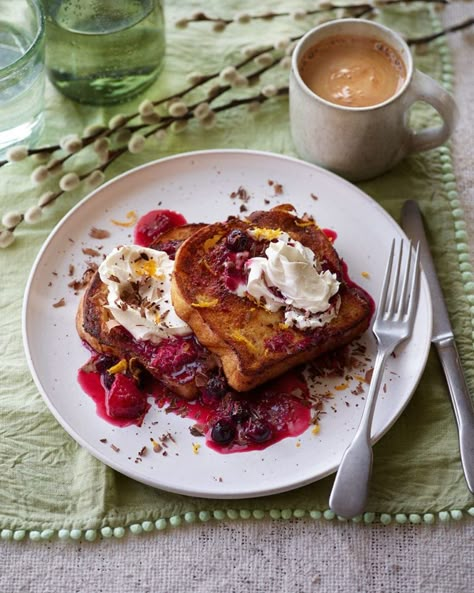 French Toast Recipe Casserole, Recipe With Heavy Cream, Buns Ideas, Casserole French Toast, Maple French Toast, Vegetarian Brunch Recipes, French Toast Sandwich, Chocolate French Toast, Recipe Casserole