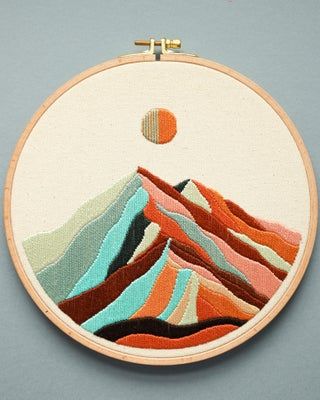 Diy Easy Embroidery, Mountain Embroidery, Embroider Ideas, Digital Tutorial, Modern Hand Embroidery, Basic Embroidery Stitches, Embroidery Diy, Hand Embroidery Projects, Embroidery Works