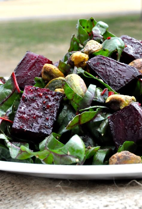 Roasted Beet and Swiss Chard Salad. It's all about the pistachios and orange-juice balsamic. Chard Recipes Healthy, Swiss Chard Salad, Beets Salad, Chard Salad, Salad Quinoa, Swiss Chard Recipes, Roasted Beet Salad, Chard Recipes, Csa Recipes