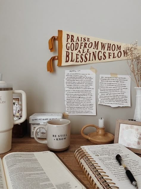 Christian College Apartment, Christian Dorm Room Decor, Aesthetic Christian Decor, Christian Classroom Decor Ideas, Bible Study Nook, Bible Study Area At Home, Bible Room Decor, Christian Dorm Decor, Bulliten Boards Ideas Bedroom