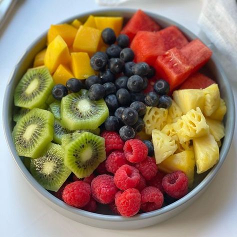 Makanan Diet, Healthy Food Dishes, Healthy Food Motivation, Healthy Lifestyle Food, Think Food, Food Goals, Healthy Fruits, Food Obsession, Healthy Snacks Recipes