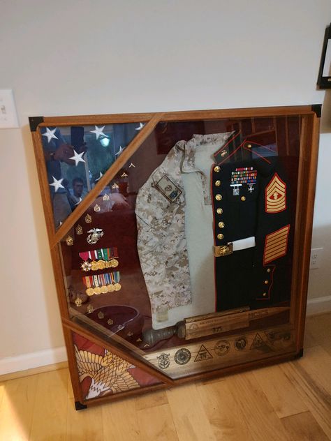 Airborne Shadow Box, Military Hat Display Case, Gunnery Sergeant, Military Shadow Box Ideas, Award Plaques, Military Shadow Box, Military Memorabilia, Life Binder, Military Service