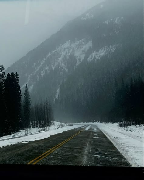 Life To Do List, Austria Nature, Winter Aesthetic Snow, Pnw Fall, The Cabin In The Woods, Before I Fall, Midnight Forest, British Colombia, Nice Wallpaper