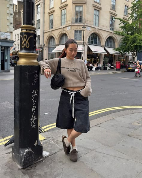 Birkenstock Boston Outfit Women, Birkenstock Outfit Women, Jort Outfits, Birkenstock Outfit Summer, Birkenstock Boston Outfit, Style Inspo Summer, Korean Winter Outfits, Boston Outfits, Class Outfits