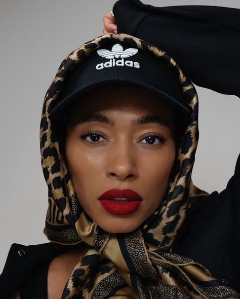 Hats On Black Women, Hat With Scarf On Top, Bandana Hairstyles Black Women, Scarf Over Hat, How To Style A Hat, How To Wear A Hat, Scarf And Hat Outfit, Hat And Scarf Outfit, Scarves In Summer