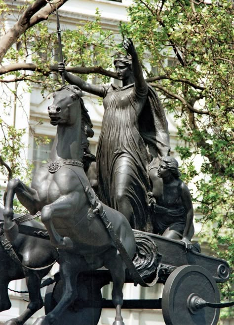 Queen Boudica, Iceni Tribe, Statue Of A Woman, History Women, Celtic Warrior, Roman Britain, Celtic Warriors, Women Warriors, Warrior Queen