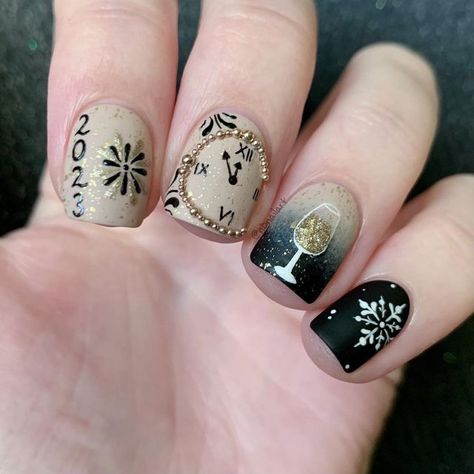 Bianka I Nailart & Swatches on Instagram: "Happy New Year’s Eve! 🎇🥂🍾🎊 The clock will soon hit midnight but until then we still have 7 more hours left from this year! ⏰ Here is my mani for NYE! 😊🖤✨ Everything is handpainted with nail polishes! The microbeads & the black details were added after matte top coat! (Inspo: @paulina_migdalek) Products I used for this look: 🤍 @essence_cosmetics - just white 🥠 @cndhungary - Silk Slip Dress 🖤 @masura.ru - Black Cat ✨ @differentdimensionus - Gold Happy New Year Nails Designs, Essie Gel Setter Top Coat, Nye Nails, New Years Nail Art, New Years Nail Designs, New Years Eve Nails, Matte Top Coat, Nails Design With Rhinestones, Essence Cosmetics