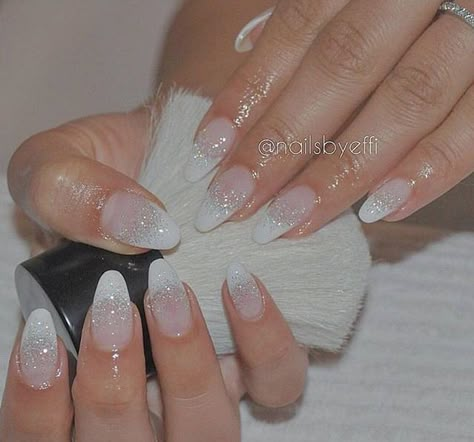 White Sparkle Nails, Acrylic Nails Almond Shape, White Gel Nails, Wedding Nails Glitter, Glam Life, Ombre Acrylic Nails, Gel Nails Diy, Sparkle Nails, Bride Nails