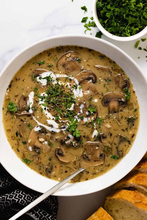 30 Minute One Pot Creamy Vegan Mushroom Soup Healthy Mushroom Soup, Soup Recipe Vegetarian, Easy Mushroom Soup, Vegan Mushroom Soup, Wild Mushroom Soup, Mushroom Soup Recipe, Creamy Garlic Mushrooms, Dried Porcini Mushrooms, Vegetarian Soup Recipes