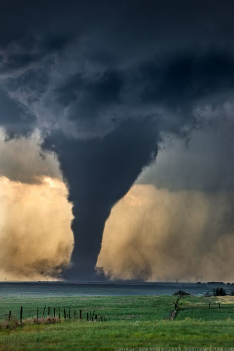 https://flic.kr/p/K5NMYo | Tornado! | A tornado churns near wind generators south of Dodge City, Kansas, May 24, 2016. Kansas Tornado, Tornado Pictures, Storm Pictures, Lightning Storms, Crazy Weather, Weather Storm, Kansas Usa, Storm Chasing, Storm Chaser