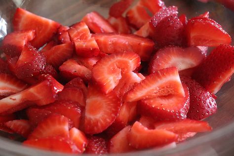 Easy Macerated Strawberries with Sugar - TheVegLife How To Sweeten Strawberries, Macerated Strawberries Recipes, Marinated Strawberries, Strawberries With Sugar, Sugared Strawberries, Strawberries And Sugar, Sugar Strawberries, Macerated Strawberries, Strawberry Water