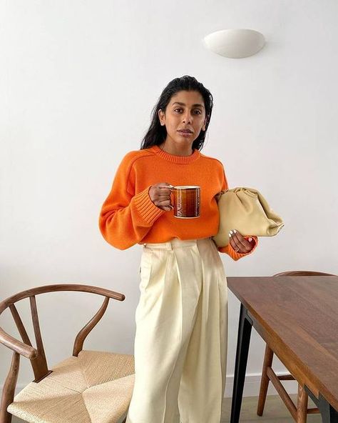 7 Classic Autumn/Winter Colours We Wear Year After Year | Who What Wear UK Orange Sweater, Orange Outfit, Vibrant Purple, Orange Shirt, Orange Fashion, Colourful Outfits, Winter Fashion Outfits, Seasonal Fashion, Fashion Set