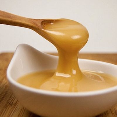 5 At-Home Tests You Can Do To Tell Whether Your Honey Is Pure Or Fake Honey For Sore Throat, Honey Health Benefits, Fake Honey, Raw Honey Benefits, Fatty Foods, Coconut Benefits, Real Honey, Homemade Syrup, Metabolic Diet