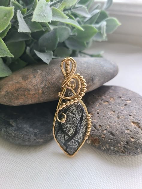 Diy Wire Pendant, Celtic Wire Jewelry, Wire Wrapped Cabochon, Copper Wire Crafts, Wire Wrap Cabochon, Wire Wrapped Stone Jewelry, Wire Wrap Jewelry Designs, Wire Jewellery, Wire Wrapping Crystals