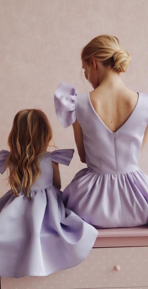 Mommy Daughter Dresses, Mommy Daughter Photos, Mother Daughter Photoshoot, Mom Daughter Outfits, Mommy Daughter Outfits, Daughter Fashion, Mother Daughter Fashion, Mother Daughter Matching Outfits, Daughter Dress