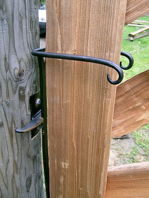 garden gates | ... sprung garden gate hinge, custom made to fit the handsplit cedar gate Gate Latch Ideas, Diy Garden Gate, Cedar Gate, Diy Gate, Wooden Garden Gate, Garden Chairs Metal, Diy Privacy Fence, Cedar Furniture, Iron Garden Gates