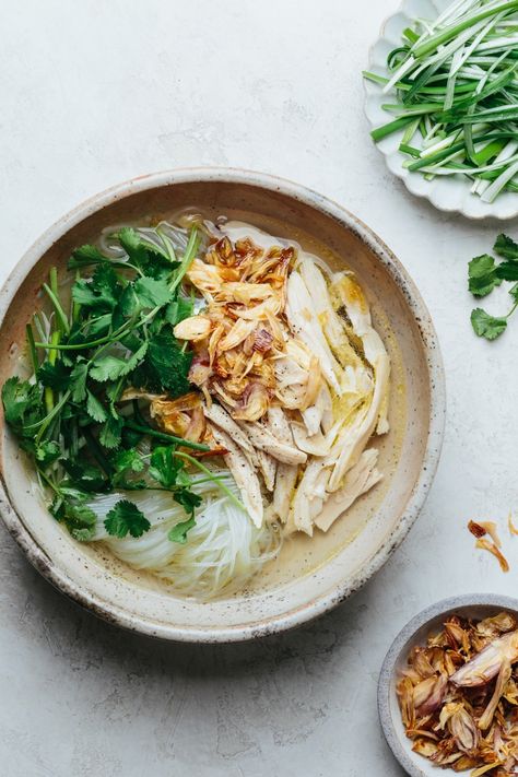 Glass Noodle Soup, Prosciutto Appetizer, Vietnamese Noodle Soup, Cellophane Noodles, Light Summer Meals, Vietnamese Chicken, Banana Granola, Food Noodles, Vietnamese Dishes