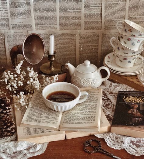 Tea Party Aesthetic! By @msfoxfeatherreads Tea Party Aesthetic, Victorian Tea Party, Academia Room, Light Academia Aesthetic, Cottage Aesthetic, Party Aesthetic, Vintage Tea Party, Light Academia, Brown Aesthetic