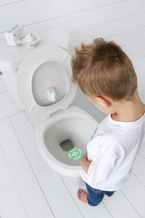 This Bullseye Light For the Toilet Bowl Might Be the Most Clever Potty-Training Tool We've Seen Potty Training Tools, Fun Games For Girls, Boys Potty, Potty Training Toilet, Potty Trainer, Target Lighting, Potty Training Boys, Train Light, Potty Toilet