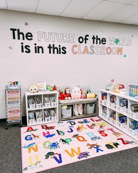 If like me, you love nothing more than having a sticky beak and checking out other teacher's classrooms…I’ve got you covered 🙊 ⠀ I just LOVE seeing how they style their decor and all the different creative layouts of their classrooms 😍 ⠀ So, here’s your daily dose of classroom sticky beak-ing (you’re welcome!). ⠀ SWIPE ➡️ to see some of the classroom setups we have loved lately to help you gather inspiration for the new school year. ⠀ The best part? They’re all 25% off right now in my Back to... Prek Classroom Setup, Toddler Classroom Decorations, Preschool Room Decor, Kindergarten Teacher Classroom, Classroom Setup Elementary, Creative Curriculum Preschool, Kindergarten Classroom Setup, Teaching Classroom Decor, Elementary Classroom Themes