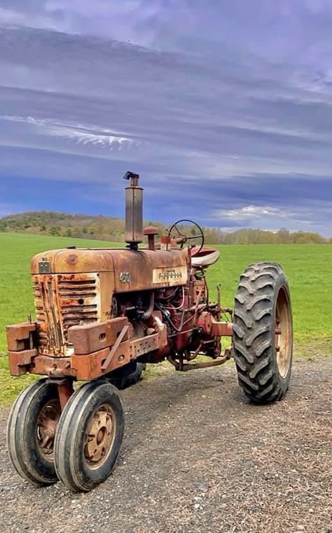 Farm Childhood, Wood Burn Ideas, Paint Challenge, Vintage Ironing Boards, Once Upon A Farm, Old John Deere Tractors, Tractor Art, Tractor Design, International Harvester Tractors