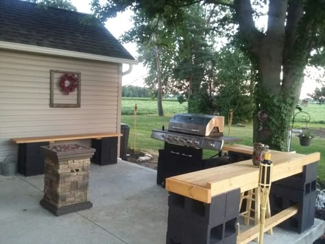 Cinder block patio furniture -Janice Lininger … Cinder Block Patio Furniture, Cinder Block Patio, Cinder Block Ideas, Cinder Block Furniture, Block Furniture, Diy Backyard Patio, Cinder Blocks, Outdoor Bbq Kitchen, Grill Station