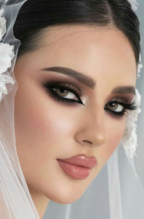 Arabic Makeup Bridal, Make Up Bold Hijab, Middle Eastern Makeup Looks, Middle Eastern Wedding Makeup, Arabian Makeup Look Natural, Arabic Makeup Looks Arabian Eyes, Arab Makeup Looks, Arabic Bridal Makeup, Kurdish Wedding